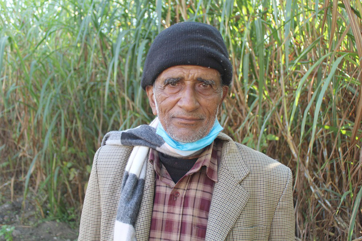 घाँस बेचेर मनग्य आम्दानी गर्दै खनाल